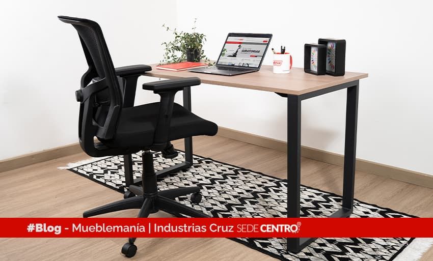 Escritorio de oficina pequeño